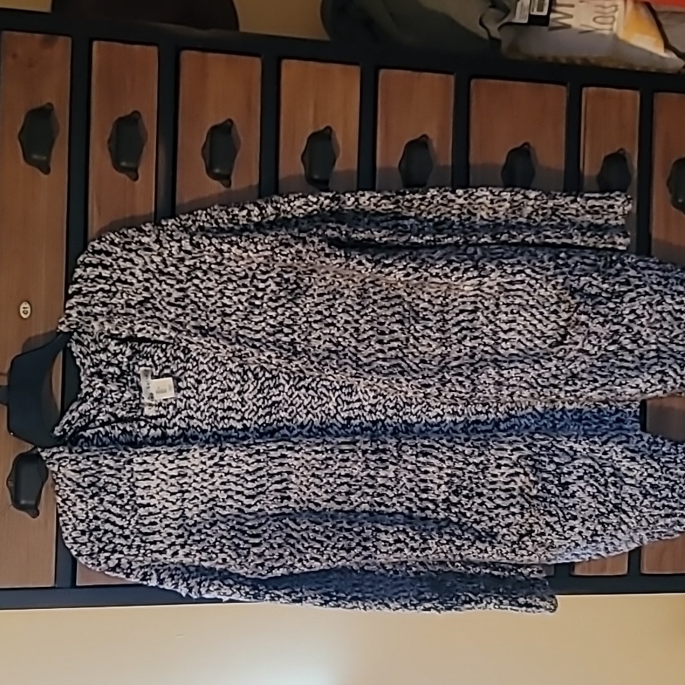 Womens Kaisely size large black and white cardigan